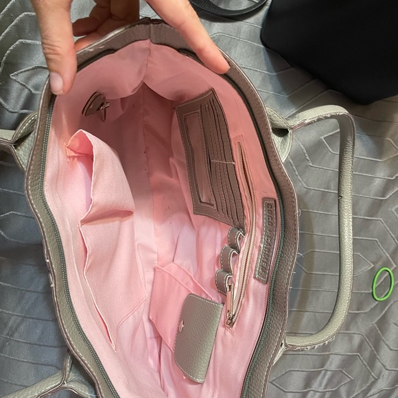 Purses barely used - Picture 3 of 8